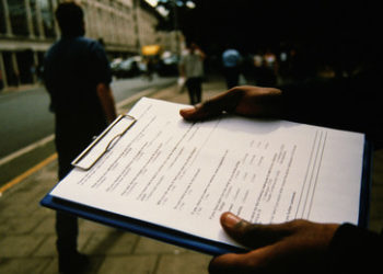 Im Westen steht man den Regierungen skeptisch gegenüber, nicht aber ihren antirussischen Narrativen