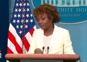Karine Jean-Pierre: „Der Wirtschaft geht es besser als je zuvor“ (VIDEO)