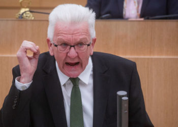 Kretschmann (Grüne) wünscht sich politisch für den Herbst "alles", zum Beispiel Ausgangssperren
