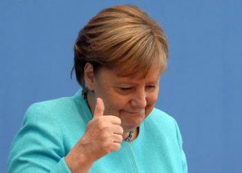 Nach Appell an Merkel: Hauptstraße in einem russischen Dorf wird endlich repariert