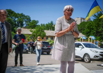 Olivgrüne Liaison: Claudia Roth sorgt sich um die "kulturelle Identität der Ukraine"