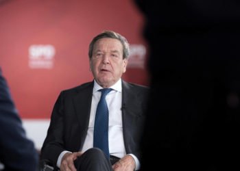 Post vom Anwalt: Alt-Bundeskanzler Schröder lässt Entzug der Privilegien prüfen