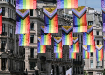 Pride Month: Beflaggung einer Straße in London sorgt für kontroverse Diskussionen