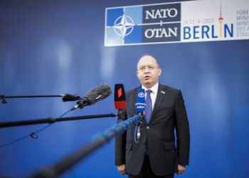 Rumänien fordert Aufstockung des NATO-Kontingents im Land "auf lange Sicht"