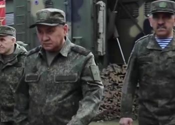 Russischer Verteidigungsminister inspiziert Truppen in der Ukraine