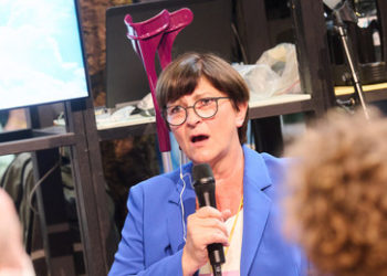 Schärfere Maßnahmen: Esken denkt laut über Fahrverbote und Tempolimits nach