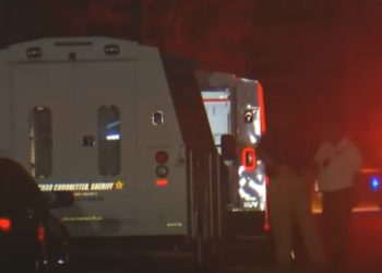 Schwangere Frau setzte AR-15 ein, um bewaffneten Räuber fallen zu lassen, der ihre 11-jährige Tochter angriff