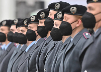 Soldaten-Impfpflicht vor Gericht: Vertreter der zuständigen Institute im Sicherheits-Blindflug