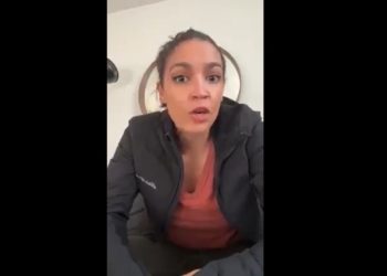 UHR: AOC bezeichnet sich selbst als „eine Person, die in einer korrupten Institution arbeitet“