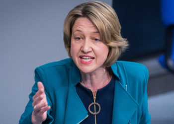 Umweltsprecherin der CDU/CSU-Fraktion: Weiterlaufen der Atomkraftwerke "gut für den Klimaschutz"