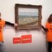 Verzweifelte Klimaaktivisten kleben in London ihre Hände auf ein Gemälde von Van Gogh, um gegen die globale Erwärmung zu protestieren