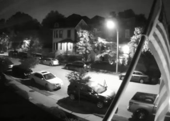 Von der Kamera erwischt – Autoeinbrecher in St. Louis bei einem Schusswechsel mit einem Anwohner