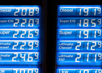 "Milliardenteures Subventionsprogramm" für Mineralölindustrie – Hohe Spritpreise trotz Tankrabatt
