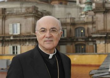 „Die Familie steht sicherlich im Zentrum des Angriffs der Globalisten“ – Erzbischof Vigano über die Neue Weltordnung – Teil II