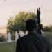 EPIC: Der Kongresskandidat von Arizona, Jerone Davison, entlarvt die RACIST Democratic Party in einer neuen Anzeige: „Wenn dieses Gewehr das Einzige ist, was zwischen Ihrer Familie und einem Dutzend wütender Demokraten in Klan Hoods steht …“