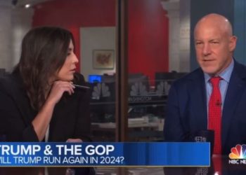 „Wir haben keinen Plan dafür, außer herumzusitzen und zu hoffen, dass er stirbt“ – NBC-Diskussionsteilnehmer wünschen sich offen Trumps Tod (VIDEO)