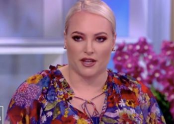 „ICH HABE ES GEHABT“ – RINO Meghan McCain macht weiter AUSLÖSENDE Rant gegen Kari Lake und Wendy Rogers, nachdem sie Kari eine „B*tch“ genannt hatte – Arizona State Media kommt zu McCains Verteidigung, greift Lake und Rogers an