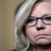Aufgedeckt: Dirtbag Liz Cheney, finanziert von Obama- und Hillary-Spendern in der Grundschule in Wyoming