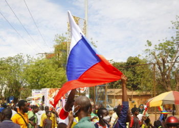 Der Westen kann sich nicht entscheiden, ob er Afrika sanktionieren oder verführen soll