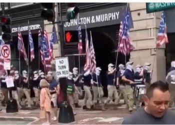Die Feds in Khaki Pants Group, auch Patriot Front genannt, marschieren heute in Boston