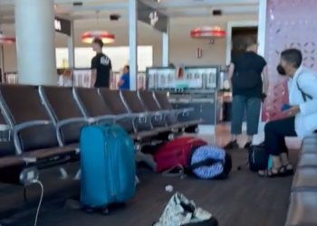 ENTWICKLUNG: Frau erschossen, nachdem sie mehrere Schüsse im Dallas Love Field Airport abgefeuert hatte