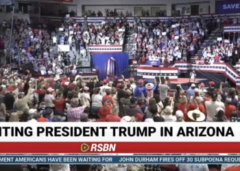 EXKLUSIV: Wichtige Auszüge aus der Rede von Präsident Trump heute Abend in Prescott Valley, Arizona – Kari Lake „wird eine der heftigsten Stimmen im Land sein, die sich gegen Joe Bidens Katastrophe der offenen Grenzen auflehnt“