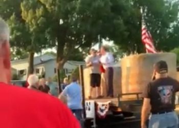 Lee Zeldin überlebt Attentat bei Wahlkampfveranstaltung in New York;  Beendet Rede (Video)