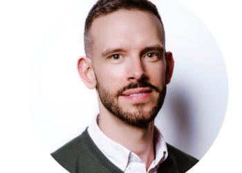 Mitarbeiter der Soros Open Society Foundation prahlt damit, Sex mit mehreren Männern bei einer Pride-Veranstaltung zu haben – und beschuldigt dann die Regierung, nachdem sie Affenpocken und Tripper bekommen hat