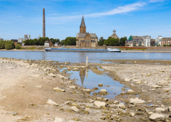 Niedriger Rheinpegel kann Energieprobleme verschärfen