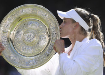 Russin Rybakina gewinnt Wimbledon – britische Presse schreibt über "schlimmsten Alptraum"