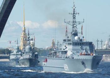 Sankt Petersburg: Neueste Technik und "Großvater der russischen Flotte" zum Tag der Marine