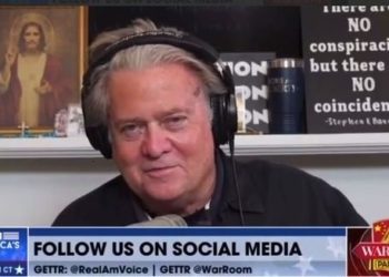 Steve Bannon, „Benny Johnson, Nancy Pelosi, DOJ, es ist mir egal, sie können daran lutschen“ (VIDEO)