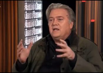 Steven Bannon tritt gegen PBS Reporter an: „Das Rückgrat der USA war schon immer die Arbeiterklasse und die Mittelschicht“