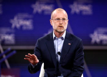 TikTok stellt eine Bedrohung für jeden amerikanischen Benutzer dar: FCC-Kommissar Brendan Carr