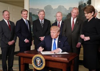 Die USA behalten die China-Zölle aus der Trump-Ära bei, während die Überprüfung fortgesetzt wird