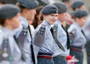 Vergewaltigung, Missbrauch, Mobbing: Minderjährige Mädchen in der britischen Armee über ihren Alltag