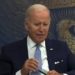 WAS?  Joe Biden scheint zu glauben, er habe Amerikanern Schecks über 8.000 Dollar geschickt (VIDEO)