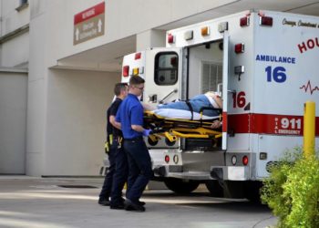 Was für ein Topf!  Hier ist, was die Mainstream-Medien und sogenannte „Experten“ uns über die RIESIGE SPITZE beim plötzlichen arrhythmischen Todessyndrom zu sagen versuchen