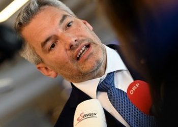 "Alkohol oder Psychopharmaka" – "Ratschläge" von Österreichs Bundeskanzler zur Krisenbewältigung