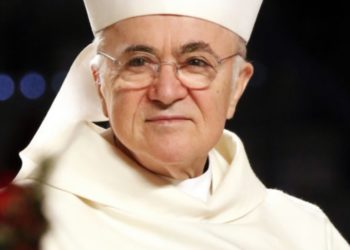 „Der stille Staatsstreich ist ein Staatsstreich … ausgeführt von einer Regierung, die ihre Macht auf verfassungswidrige Weise ausübt“ Erzbischof Vigano gesellt sich zu Steve Bannon im War Room