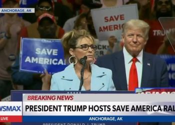 „Er war der Einzige, der die Eier hatte, es mit den gefälschten Medien aufzunehmen … und Hillary Clinton“ – Sarah Palin über Präsident Trump im Rennen 2016
