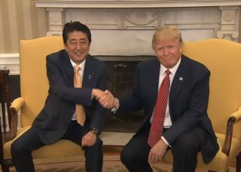 „Er war ein wahrer Freund von mir und, was noch wichtiger ist, von Amerika“ – Präsident Trump reagiert auf die schreckliche Nachricht von der Ermordung des ehemaligen Premierministers Abe