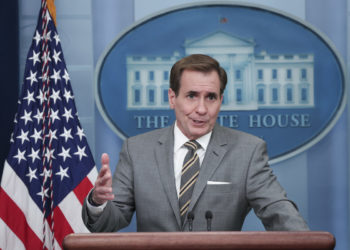 Pelosi an Bord von Militärflugzeugen in der Nähe von Taiwan, bestätigt das Weiße Haus angesichts eskalierender Bedrohungen durch China