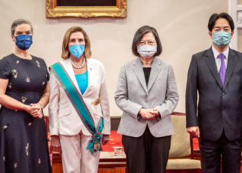 Pelosi besucht die koreanische DMZ inmitten eskalierender Spannungen mit China wegen des Besuchs in Taiwan