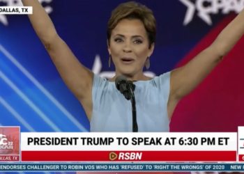 UHR: „Wir haben einen Pfahl DURCH DAS HERZ DER McCain-Maschine getrieben.“  – Kari Lake spricht auf der CPAC in Dallas nach dem historischen Primärsieg