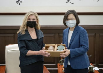 US-Senator trifft taiwanesischen Präsidenten, schwört, nicht von China gemobbt zu werden