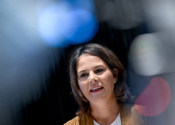 Baerbock: Müssen mit "Selbstbetrug" aufhören, "wir hätten jemals billiges Gas aus Russland erhalten"