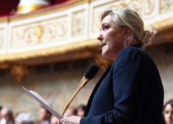 Drohende Wirtschaftskrise: Le Pen beschuldigt Macron der "Lüge"