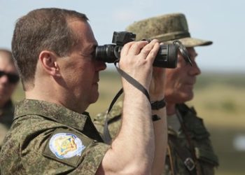 Ehemaliger russischer Präsident wirft Selenskij Inspiration durch Hitler vor