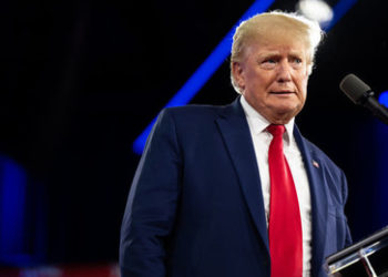 Floridas Gouverneur DeSantis nach Razzia in Trumps Wohnsitz: "Die USA sind eine Bananenrepublik"